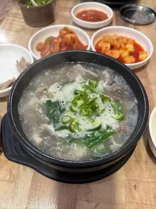 [오산 오색시장 맛집] 깔끔하고 깊은 맛의 정석, '부용식당' 돼지국밥
